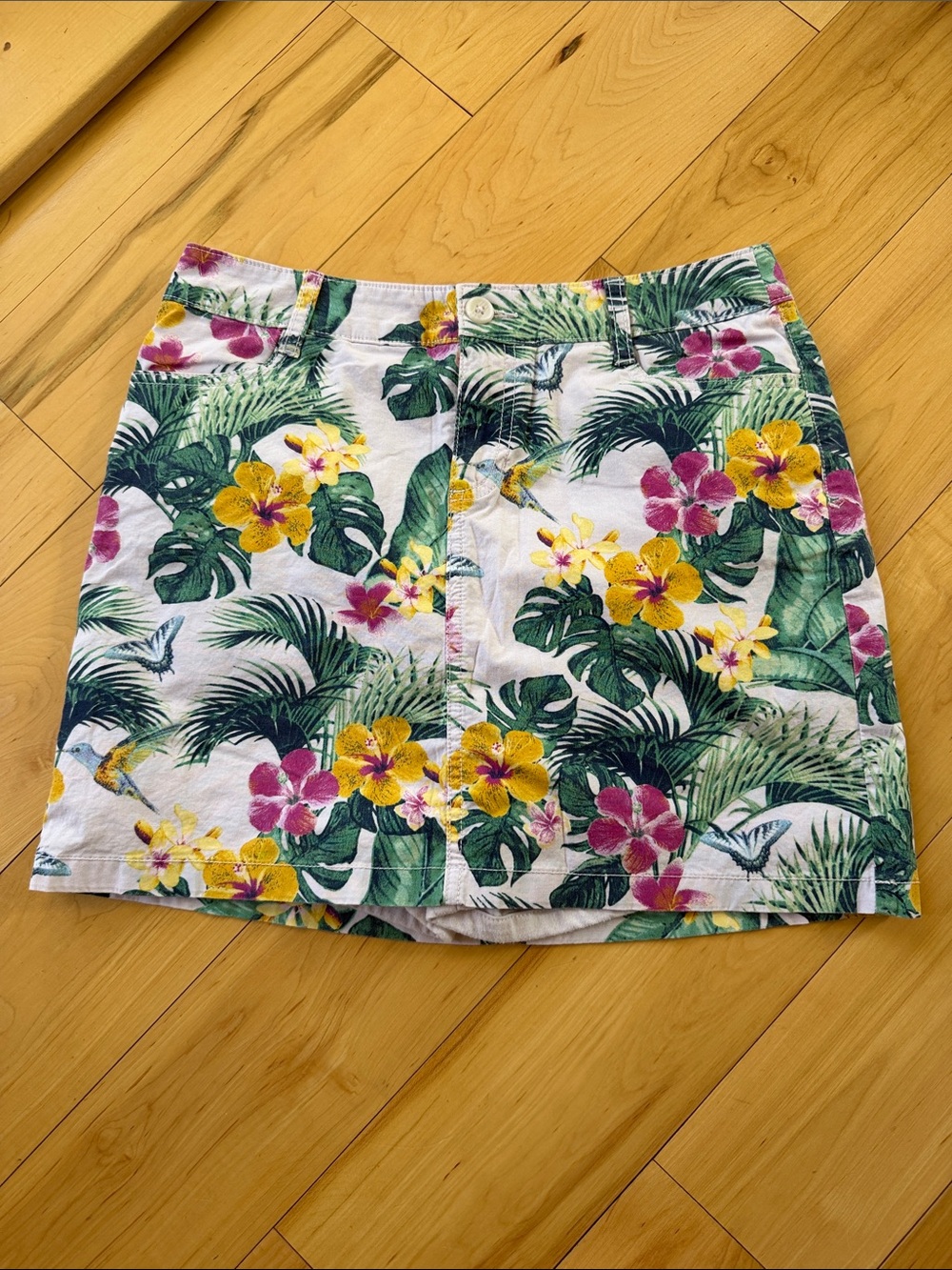 St. John's Bay White Tropical Floral Mini Skort with built in shorts